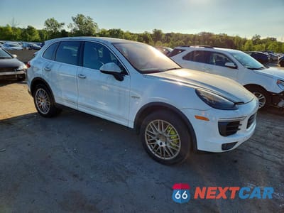 Czwarte zdjęcie samochodu z boku: 2016 PORSCHE CAYENNE SE HYBRID VIN:WP1AE2A21GLA58031 - miniatura