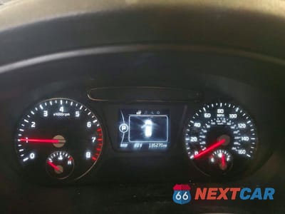 Zdjęcie 9 z 13 samochodu: 2016 KIA SORENTO LX VIN:5XYPGDA33GG080084 - miniatura