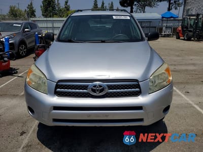 Piąte zdjęcie samochodu w środku: 2006 TOYOTA RAV4 BASE VIN:JTMZD33V565000303 - miniatura