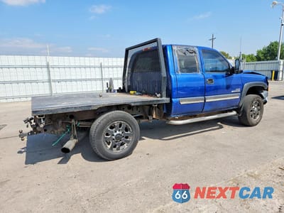 Trzecie zdjęcie samochodu z tyłu: 2004 CHEVROLET SILVERADO K2500 HEAVY DUTY VIN:1GCHK291X4E156902 - miniatura