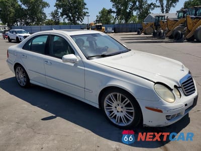 Czwarte zdjęcie samochodu z boku: 2008 MERCEDES-BENZ E 350 VIN:WDBUF56X28B283002 - miniatura