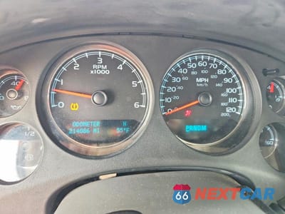 Zdjęcie 9 z 13 samochodu: 2009 CHEVROLET SUBURBAN K1500 LT VIN:1GNFK26369J106677 - miniatura