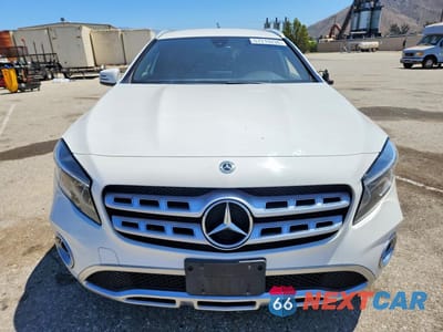 Piąte zdjęcie samochodu w środku: 2020 MERCEDES-BENZ GLA 250 VIN:WDCTG4EB4LJ667642 - miniatura