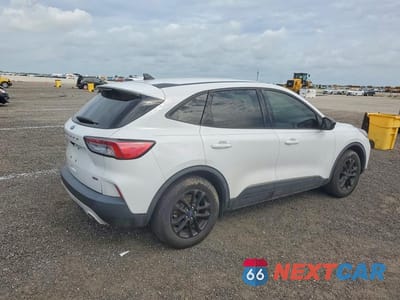 Trzecie zdjęcie samochodu z tyłu: 2020 FORD ESCAPE SE SPORT VIN:1FMCU0BZ1LUA69365 - miniatura