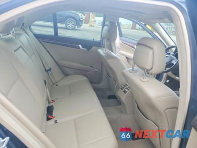 Zdjęcie 10 z 12 samochodu: 2013 MERCEDES-BENZ C 250 VIN:WDDGF4HB9DR278543 - miniatura