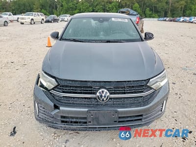 Piąte zdjęcie samochodu w środku: 2023 VOLKSWAGEN JETTA SPORT VIN:3VWBM7BU4PM036218 - miniatura
