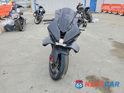 Drugie zdjęcie samochodu z przodu: 2025 BMW S 1000 RR VIN:WB10P2308S6L33014 - miniatura