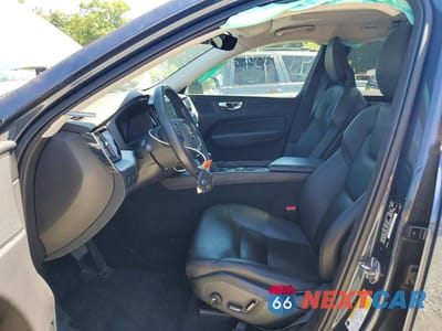 Zdjęcie 7 z 13 samochodu: 2018 VOLVO XC60 T5 MOMENTUM VIN:YV4102RK5J1064855 - miniatura