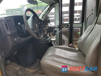 Piąte zdjęcie samochodu w środku: 2011 CHEVROLET EXPRESS G3 - SCHOOL BUS VIN:1GB3G3BG2B1145031 - miniatura