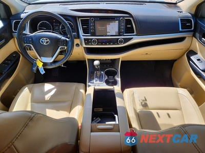 Zdjęcie 8 z 14 samochodu: 2017 TOYOTA HIGHLANDER XLE VIN:5TDJZRFH8HS478879 - miniatura