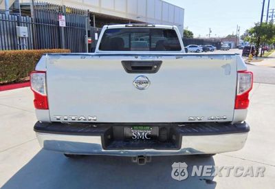 Zdjęcie 6 z 10 samochodu: 2017 NISSAN TITAN SV VIN:1N6AA1R87HN548279 - miniatura