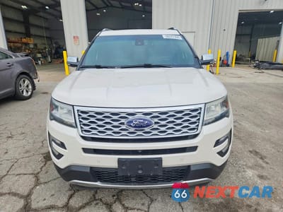 Piąte zdjęcie samochodu w środku: 2017 FORD EXPLORER PLATINUM VIN:1FM5K8HT8HGB52751 - miniatura