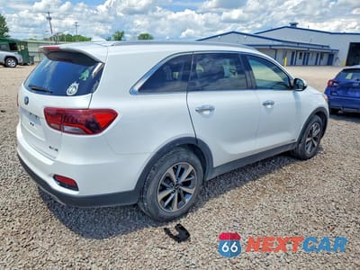 Trzecie zdjęcie samochodu z tyłu: 2019 KIA SORENTO EX V6 VIN:5XYPHDA52KG502787 - miniatura