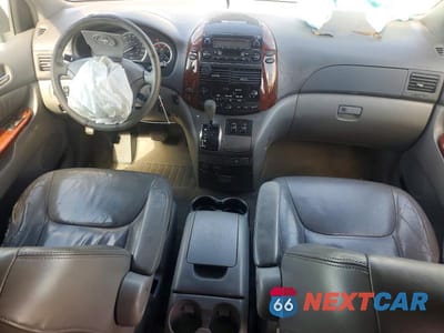 Zdjęcie 8 z 13 samochodu: 2004 TOYOTA SIENNA XLE 7 PASSENGER VIN:5TDZA22C84S074096 - miniatura