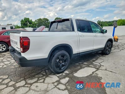 Trzecie zdjęcie samochodu z tyłu: 2025 HONDA RIDGELINE BLACK EDITION VIN:5FPYK3F86SB027663 - miniatura