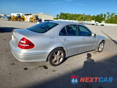 Trzecie zdjęcie samochodu z tyłu: 2004 MERCEDES-BENZ E 500 VIN:WDBUF70J14A394138 - miniatura