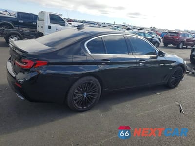 Trzecie zdjęcie samochodu z tyłu: 2022 BMW 530E VIN:WBA13AG00NCK20331 - miniatura