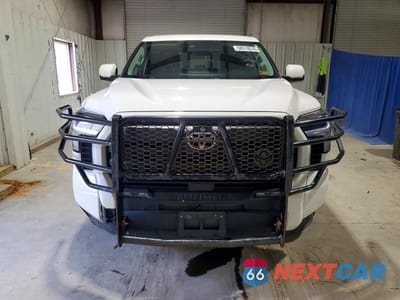 Piąte zdjęcie samochodu w środku: 2023 TOYOTA TUNDRA SR5 VIN:5TFLA5DA6PX084496 - miniatura