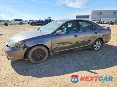 2002 TOYOTA CAMRY LE V6 JTDBF30K920033818 - główne zdjęcie licytacji z USA - miniatura