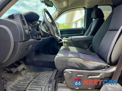Zdjęcie 7 z 12 samochodu: 2013 CHEVROLET SILVERADO K1500 LT VIN:1GCRKSE76DZ151736 - miniatura
