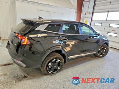 Trzecie zdjęcie samochodu z tyłu: 2026 KIA SPORTAGE LX VIN:5XYK2CDF2TG430341 - miniatura