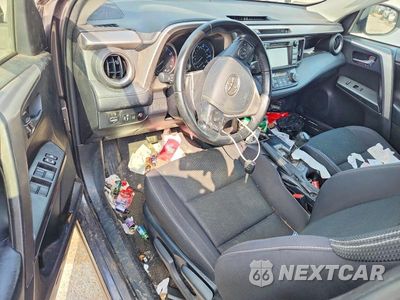 Zdjęcie 8 z 13 samochodu: 2017 TOYOTA RAV4 XLE VIN:JTMWFREV9HJ710568 - miniatura