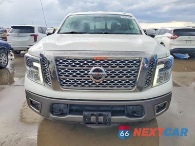 Piąte zdjęcie samochodu w środku: 2018 NISSAN TITAN PLATINUM RESERVE VIN:1N6AA1E54JN545003 - miniatura