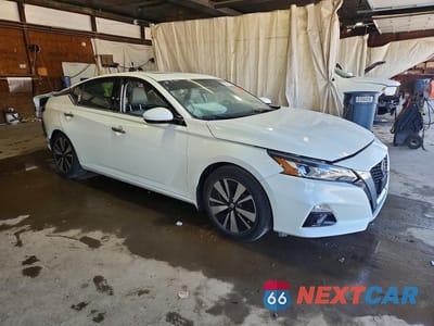 Czwarte zdjęcie samochodu z boku: 2021 NISSAN ALTIMA SL VIN:1N4BL4EV4MN420631 - miniatura