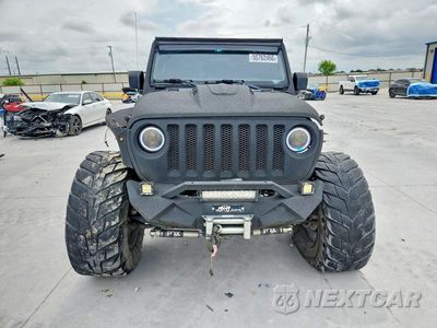 Piąte zdjęcie samochodu w środku: 2020 JEEP GLADIATOR SPORT VIN:1C6HJTAG8LL199564 - miniatura