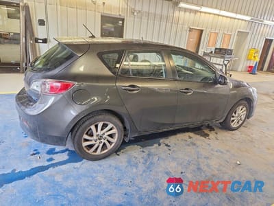 Trzecie zdjęcie samochodu z tyłu: 2013 MAZDA 3 I VIN:JM1BL1M71D1734904 - miniatura