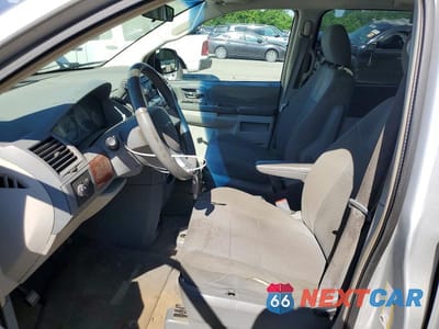 Zdjęcie 7 z 13 samochodu: 2009 CHRYSLER TOWN & COUNTRY LX VIN:2A8HR44E09R552244 - miniatura