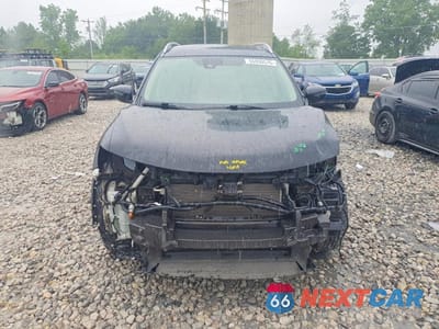 Piąte zdjęcie samochodu w środku: 2019 NISSAN ROGUE S VIN:5N1AT2MV8KC789007 - miniatura