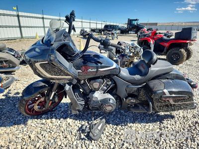 Trzecie zdjęcie samochodu z tyłu: 2024 INDIAN MOTORCYCLE CO. CHALLENGER ELITE VIN:56KLCERR7R3426311 - miniatura