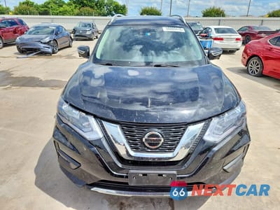 Piąte zdjęcie samochodu w środku: 2019 NISSAN ROGUE SV VIN:5N1AT2MT5KC701562 - miniatura