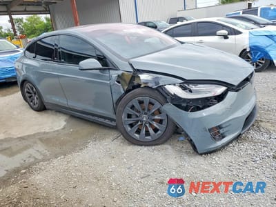 Czwarte zdjęcie samochodu z boku: 2018 TESLA MODEL X VIN:5YJXCDE26JF139382 - miniatura