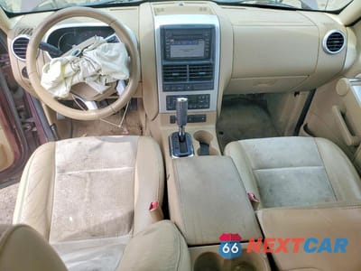 Zdjęcie 8 z 13 samochodu: 2007 MERCURY MOUNTAINEER PREMIER VIN:4M2EU48847UJ14298 - miniatura