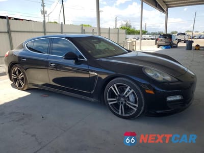 Czwarte zdjęcie samochodu z boku: 2012 PORSCHE PANAMERA S VIN:WP0AB2A79CL061582 - miniatura