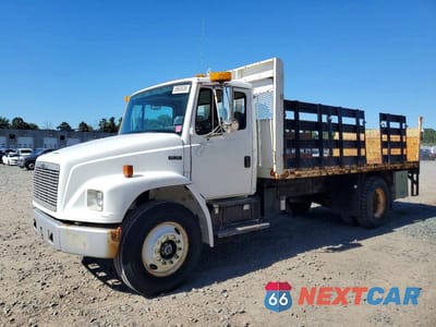 Drugie zdjęcie samochodu z przodu: 2000 FREIGHTLINER FL70 FLATBED TRUCK VIN:1FV6HJBA9YHA90381 - miniatura