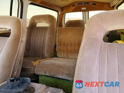 Zdjęcie 10 z 13 samochodu: 1988 CHEVROLET SUBURBAN VIN:1GCER16K4JF116701 - miniatura
