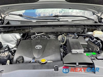 Zdjęcie 8 z 12 samochodu: 2017 TOYOTA HIGHLANDER LE PLUS VIN:5TDBZRFH9HS367178 - miniatura