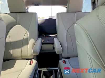 Zdjęcie 10 z 14 samochodu: 2026 TOYOTA GRAND HIGHLANDER HYBRID LIMITED VIN:5TDACAB54TS071715 - miniatura