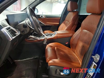 Zdjęcie 7 z 14 samochodu: 2025 BMW X7 M60I VIN:5UX33EM04S9X32138 - miniatura