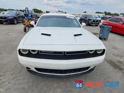 Piąte zdjęcie samochodu w środku: 2019 DODGE CHALLENGER SXT VIN:2C3CDZAG7KH751780 - miniatura
