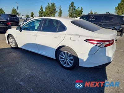 Drugie zdjęcie samochodu z przodu: 2019 TOYOTA CAMRY LE VIN:4T1B11HK8KU220124 - miniatura