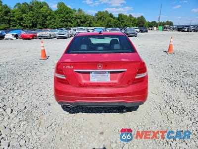 Zdjęcie 6 z 12 samochodu: 2012 MERCEDES-BENZ C 250 VIN:WDDGF4HB9CA673416 - miniatura