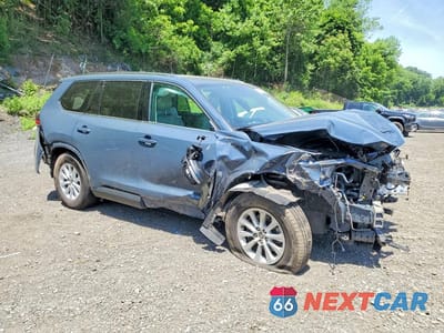 Czwarte zdjęcie samochodu z boku: 2026 TOYOTA GRAND HIGHLANDER XLE VIN:5TDAAAB57TS110786 - miniatura