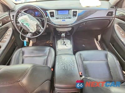 Zdjęcie 8 z 12 samochodu: 2013 HYUNDAI GENESIS 3.8L VIN:KMHGC4DD0DU248401 - miniatura