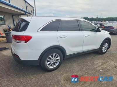 Trzecie zdjęcie samochodu z tyłu: 2017 KIA SORENTO LX V6 VIN:5XYPG4A50HG318847 - miniatura