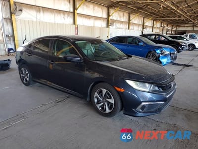 Czwarte zdjęcie samochodu z boku: 2019 HONDA CIVIC LX VIN:19XFC2F69KE043223 - miniatura