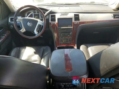 Zdjęcie 8 z 13 samochodu: 2010 CADILLAC ESCALADE ESV PREMIUM VIN:1GYUKJEF1AR108455 - miniatura
